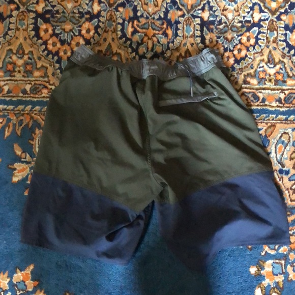 L.L. Bean swim trunks. Mesh Liner. 10” inseam. 20” outseam. Green & Blue. - Picture 4 of 6